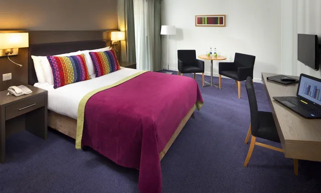 غرفة بسرير مزدوج، The Address Citywest 3/5