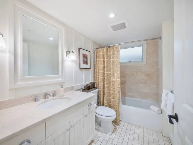فيلا بريميوم بسرير كينج وسريرين كوين بإطلالة على الشاطئ مع أريكة، Ocean Villas At Turtle Bay 8/10