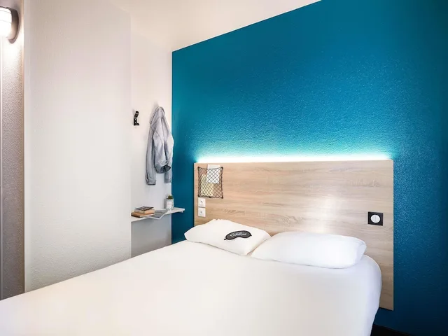 Tande, Double Bed, Shared Bathroom، Hotelf1 Chilly Mazarin Les Champarts 7/10