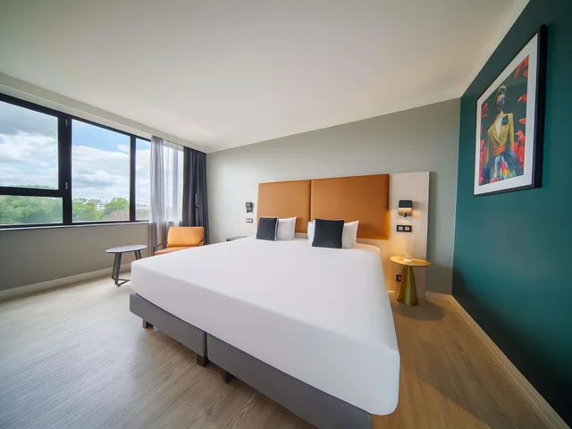 غرفة ديلوكس بسرير كينج بإطلالة على المتنزه مع أريكة، Maek Hotel Antwerp Central - Handwritten Collection 2/6