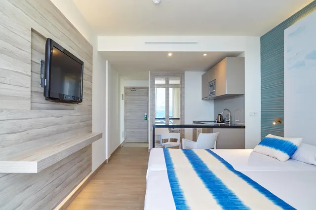 Studio, Sea Front, Balcony or Terrace، Sol Bahia Ibiza Suites 1/3