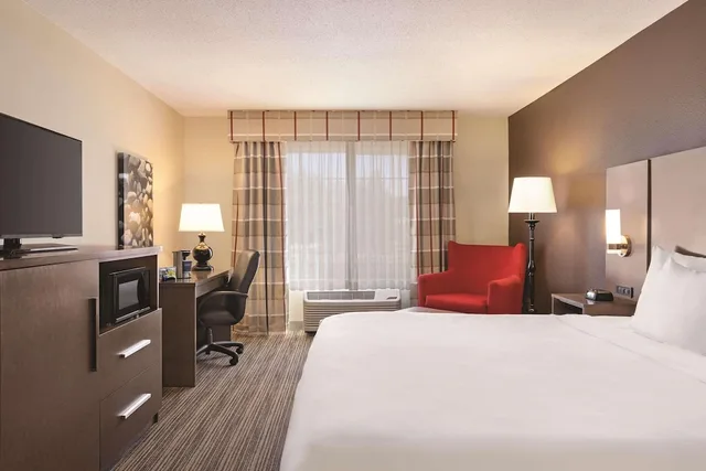 جناح بسرير كينج بغرفة نوم واحدة، Country Inn & Suites by Radisson, Albert Lea - Austin 1/2