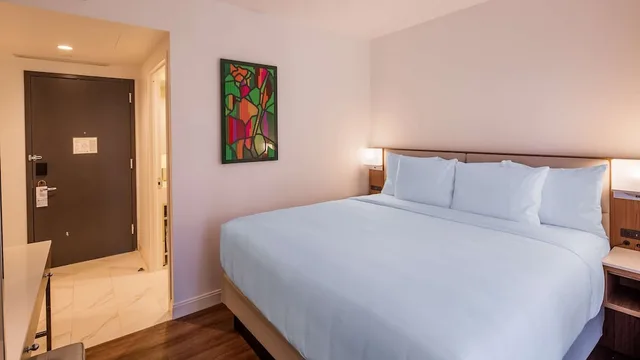 غرفة قياسية كبيرة بسرير كينج، Best Western Premier Empire State Hotel 1/7