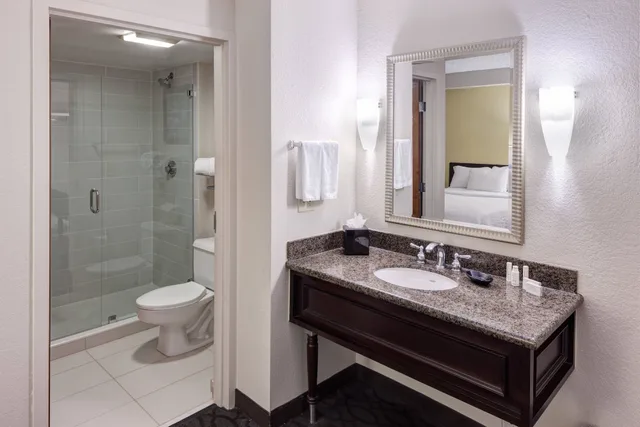 جناح بسريرين كوين مع أريكة، SpringHill Suites Dallas Downtown/West End 4/10
