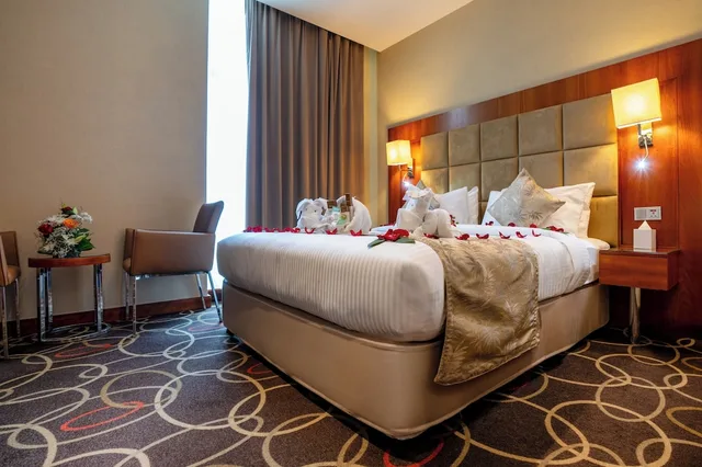 غرفة سوبيريور بسرير مزدوج بحمام خاص، Montreal Barsha Hotel 2/3