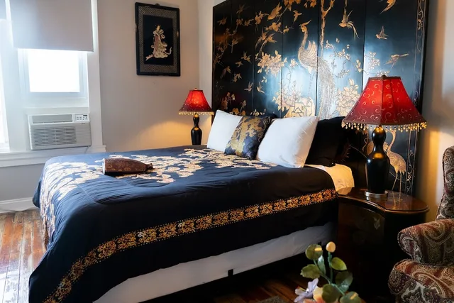 Oriental, Premium, Sytle, King Bed، Oak Tree Hotel 4/5