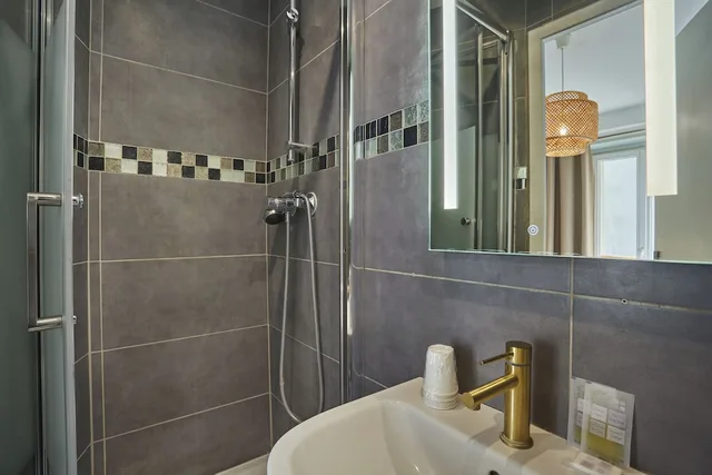 غرفة بأربعة أسرّة، Merryl Hotel 9/9