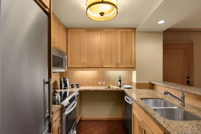 1 Bedroom, Renovated, Lodge, Suite, King Bed, River View, Sofa، Suncadia Resort 5/6