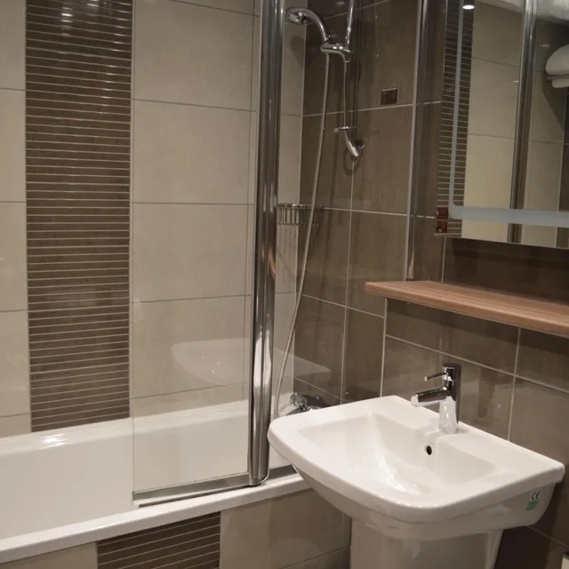 غرفة عائلية، Cruachan Hotel 9/9