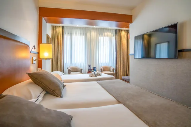 غرفة ثلاثية بثلاثة أسرّة، Hotel Balmoral 2/4