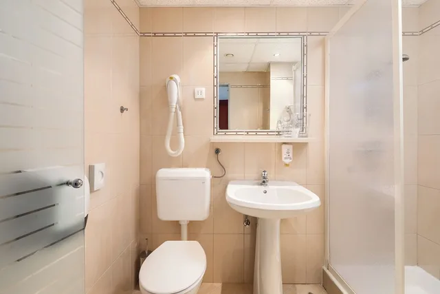 Economy, Queen Bed, Hill View، Hotel Mimosa - Lido Palace 6/8