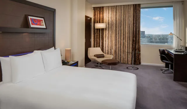 غرفة ديلوكس بسرير كينج، Hilton London Canary Wharf 2/5