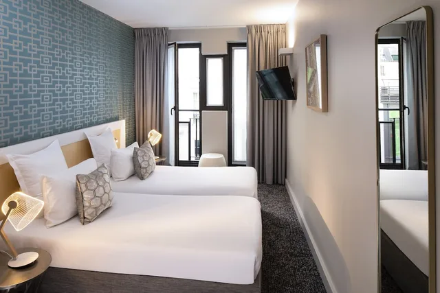 Twin or Double Room, Hotel Paris Bastille 2/10