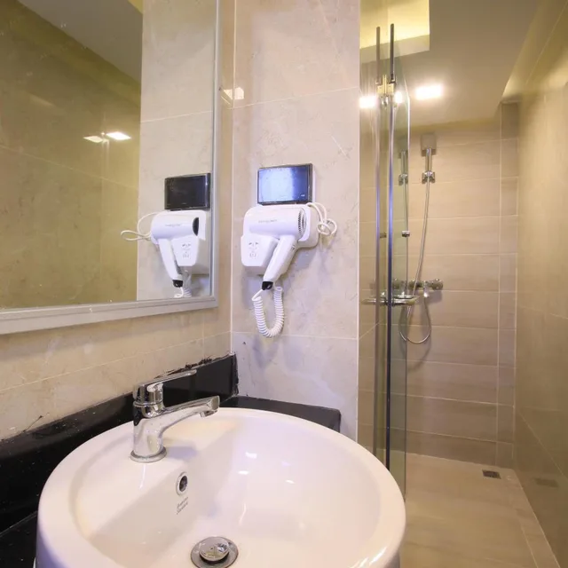 Deluxe, King Bed, Pratunam Atrium Hotel 5/6