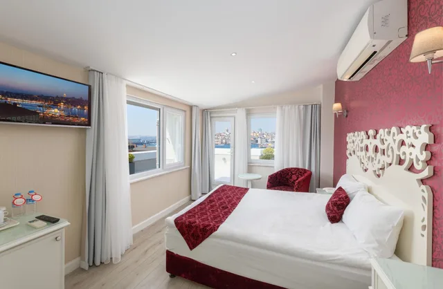 غرفة ديلوكس بسرير مزدوج بإطلالة على البحر بشرفة، DREAM BOSPHORUS HOTEL 2/6
