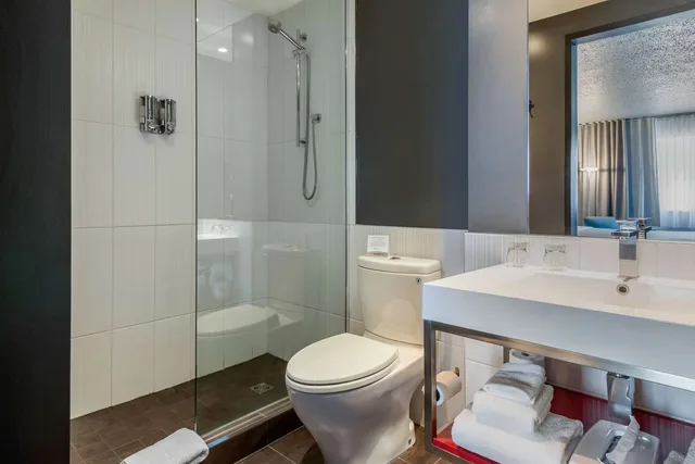 غرفة بسرير كينج، Hotel Quartier An Ascend Hotel Collection 6/7