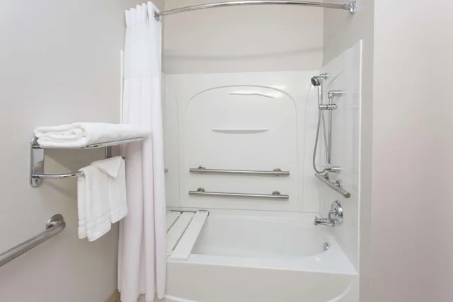جناح استوديو بسرير كوين بحوض استحمام لذوي الإعاقة، Red Roof Inn Port Charlotte - Punta Gorda 9/10