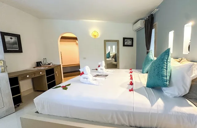 3 Bedrooms, Luxury, Villa, 3 King Beds, Sea View, Leopard Point Luxury Beach Resort & Spa 2/10