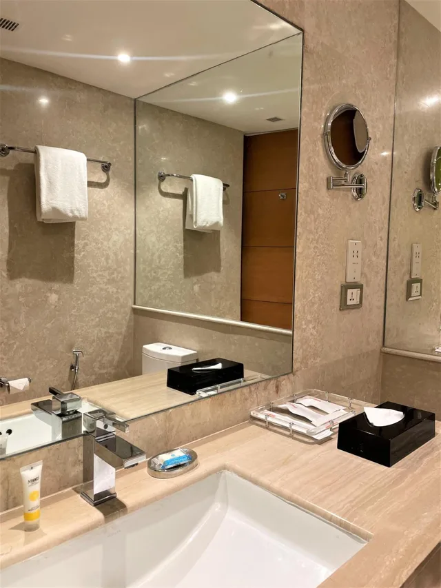 غرفة بسريرين منفصلين بإطلالة على المسبح، Hyatt Centric Janakpuri New Delhi (ex. Piccadily Janakpuri) 5/5