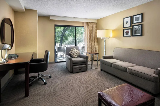 غرفة بريميوم بسرير كينج، Sheraton Palo Alto Hotel 3/6