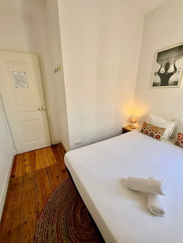 غرفة بسرير مزدوج بحمام مشترك، The Color Hostel 2/10