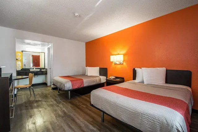 غرفة قياسية بسرير كوين، Motel6 Norcross, GA - Atlanta Northeast 1/10