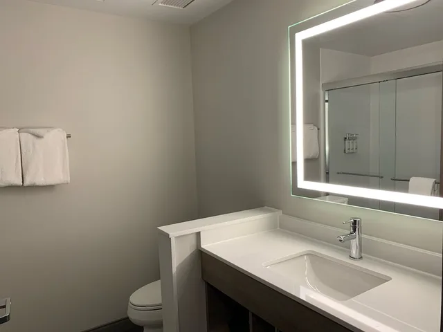 غرفة قياسية بسرير كوين، Holiday Inn Express & Suites COURTENAY - COMOX 7/9
