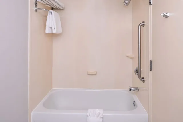 غرفة بسريرين كوين مع أريكة، Courtyard by Marriott Charlotte Gastonia 3/4