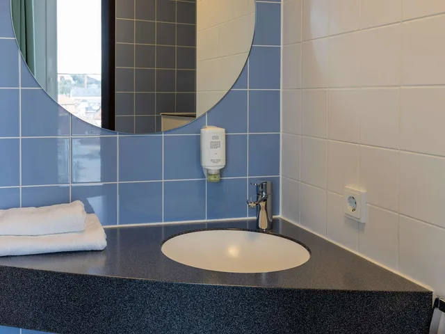 غرفة بسريرين منفصلين، B&B Hotel Fulda 3/3