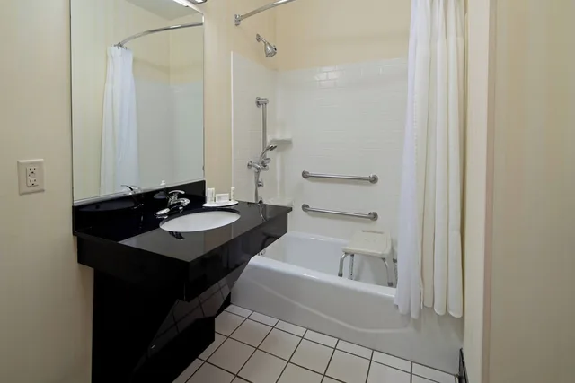 غرفة بسرير كينج لذوي الإعاقة، Fairfield Inn Suites Los Angeles West Covina 4/4