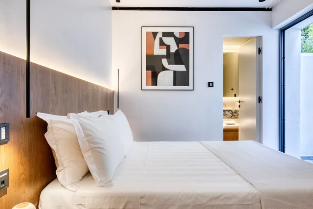Cozy, Basement, Queen Bed, Shared Patio، Neoma 2/3