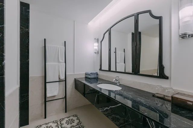 غرفة ديلوكس بسرير كينج بإطلالة على المسبح، Marina Gallery Resort - KACHA – Kalim Bay 8/10