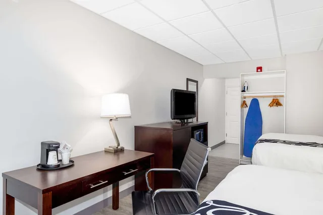 غرفة بسريرين كوين لذوي الإعاقة، La Quinta Inn Lynnwood 4/8