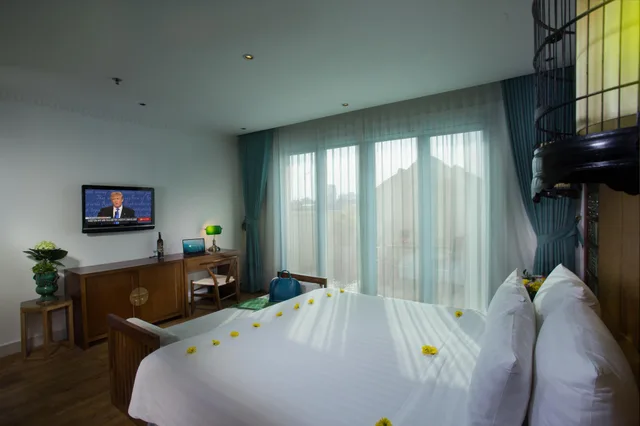 جناح جونيور بشرفة، Hanoi Media Hotel and Spa 1/2