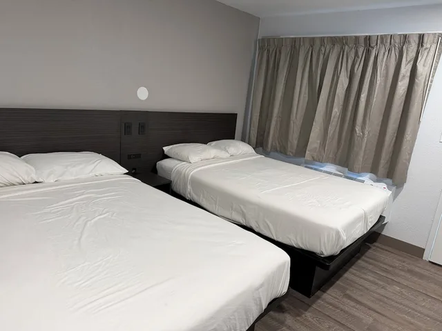 غرفة قياسية بسريرين مزدوجين للمدخنين، Motel6 Yreka, CA 2/10