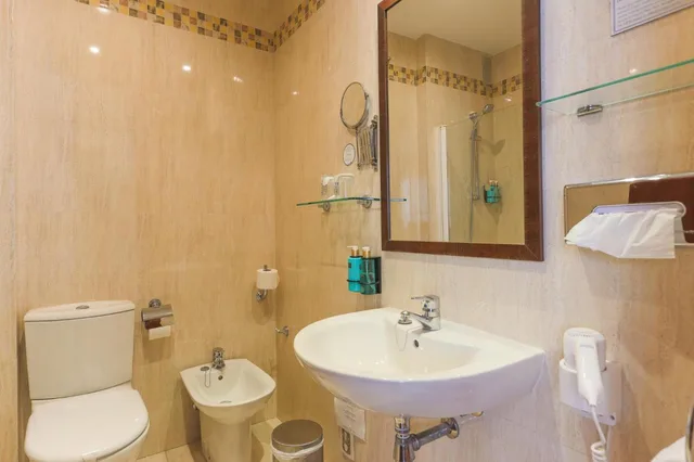 Standard, Queen Bed, Los Cantaros 2/2