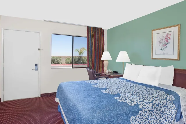 غرفة بسرير كوين، Days Inn By Wyndham Lost Hills 8/10