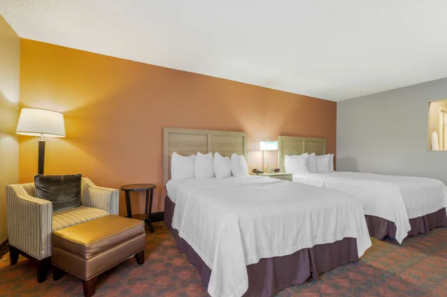 غرفة قياسية بسريرين كوين، Best Western Pecos Inn 2/5