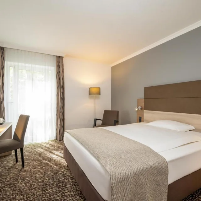 غرفة قياسية بسرير كينج وسرير كوين، Best Western Plus Hotel Koeln City 2/8