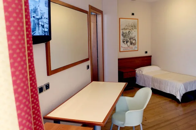 Room, Triple, 1 Queen and 1 Single Bed, Rubicone 4/6