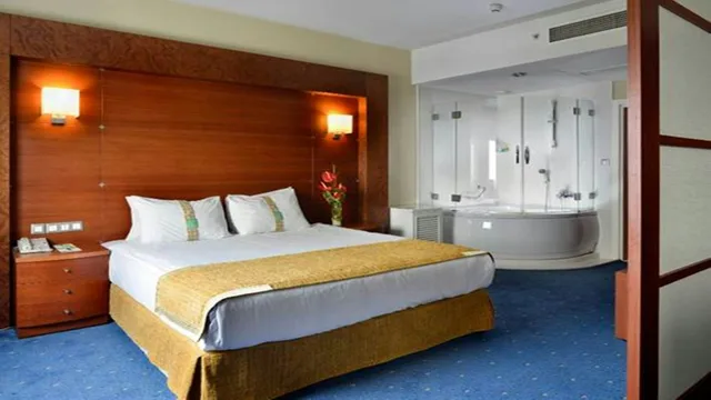 Suite, Double Bed, Sofa, Holiday Inn Istanbul City 2/2
