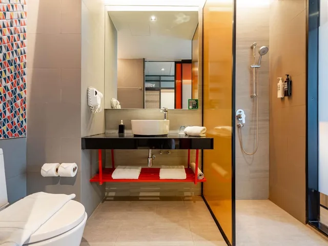 غرفة ديلوكس بسرير مزدوج في طابق مرتفع، Ibis Styles Bangkok Sukhumvit Phra Khanong 6/7