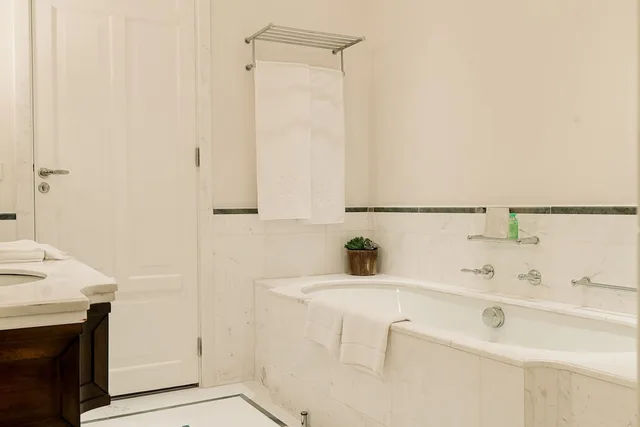 1 Bedroom, Deluxe, Suite, King Bed, Ocean Front, Copacabana Palace A Belmond Hotel Rio de Janeiro 3/3