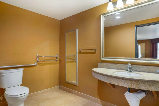 غرفة بسرير كينج، Best Western Exeter Inn & Suites 4/4