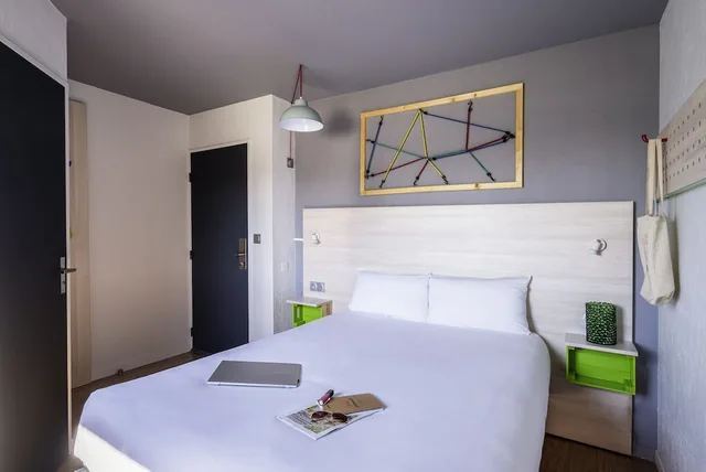 Pure, Double Bed، Greet Hotel Bordeaux Aeroport 3/10