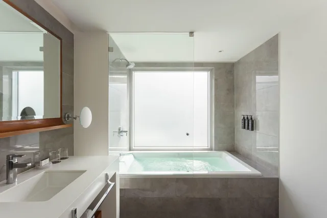 غرفة بسرير كينج بإطلالة على المدينة، Courtyard Lima Miraflores 7/7