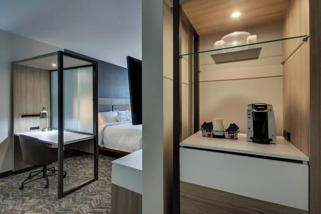 جناح بسرير كينج مع سرير سحّاب إضافي، SpringHill Suites by Marriott Gulfport I-10 7/7
