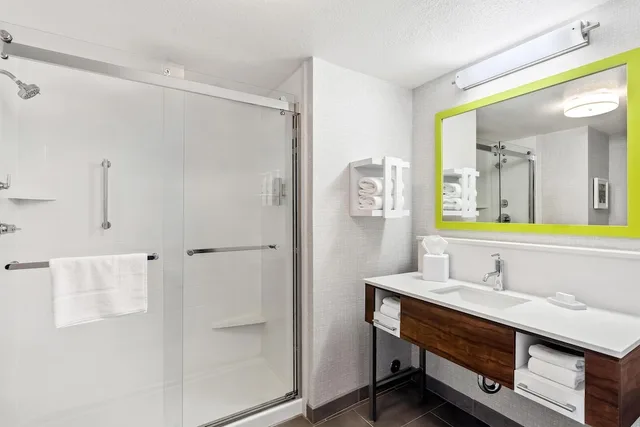 جناح بسرير كينج، Hampton Inn and Suites Lathrop 6/10
