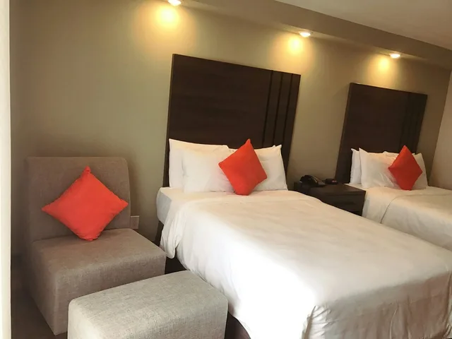 غرفة بسريرين مزدوجين، Greentree Inn And Suites Alhambra 1/3