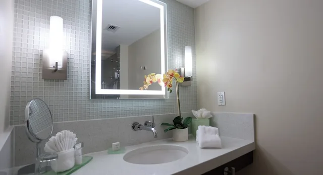 Spa, Junior Suite, King Bed، Orchid Key Inn 4/8